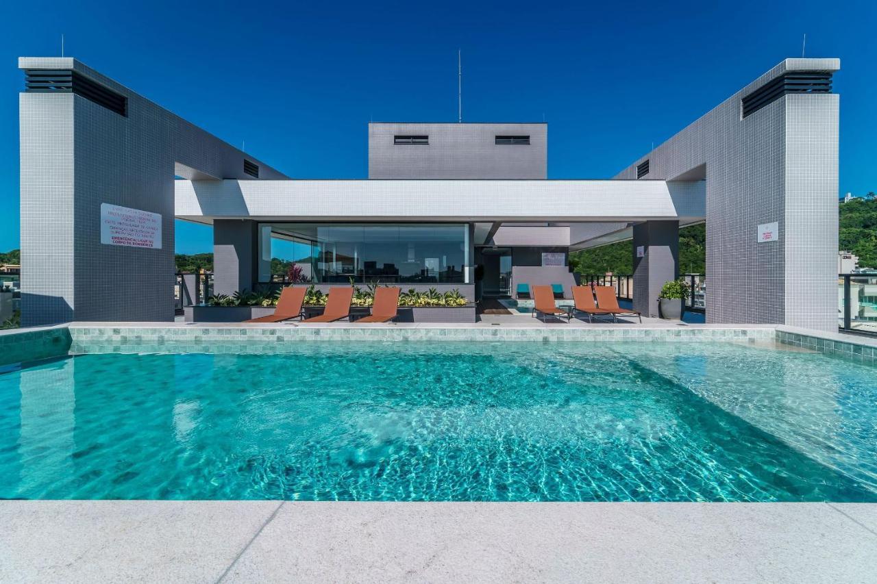 Adra 106 - Apartamento No Centro De Bombinhas - Rooftop Com Piscina E Academia - A Poucos Metros Da Praia - Zewnętrze zdjęcie