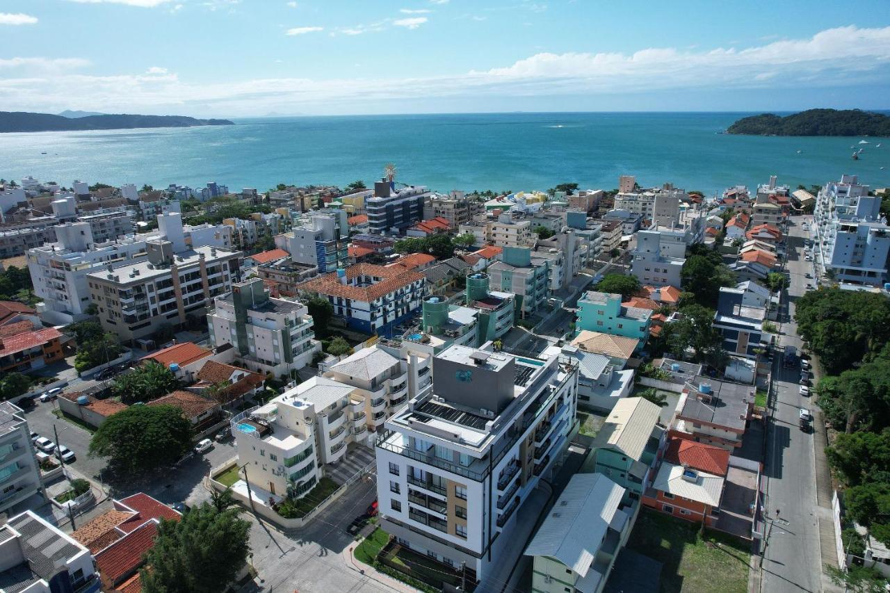 Adra 106 - Apartamento No Centro De Bombinhas - Rooftop Com Piscina E Academia - A Poucos Metros Da Praia - Zewnętrze zdjęcie